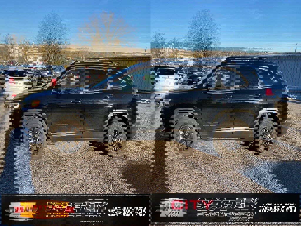 Used 2023 Jeep Cherokee Altitude Lux image 8