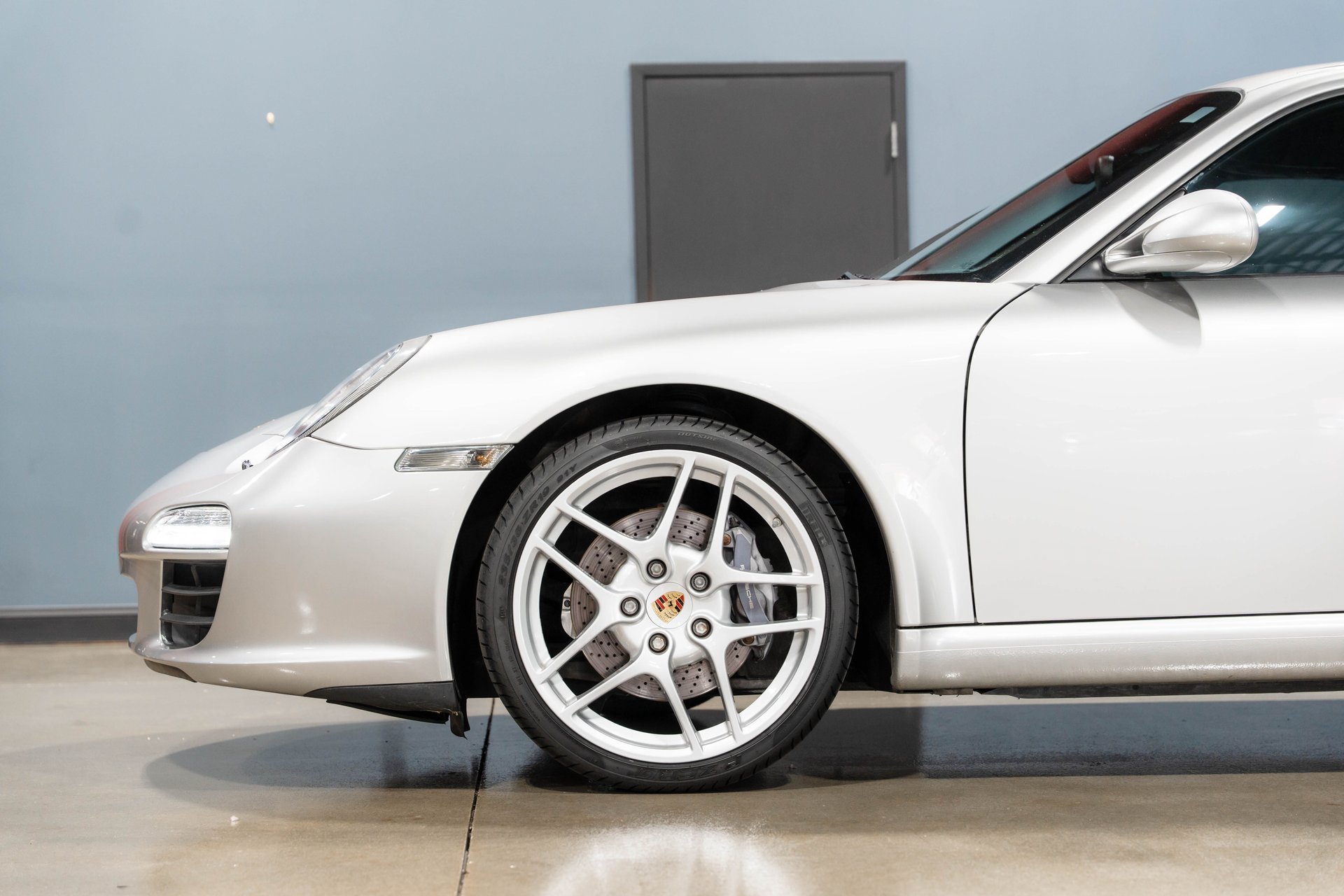 Used 2009 Porsche 911 Carrera RWD image 4