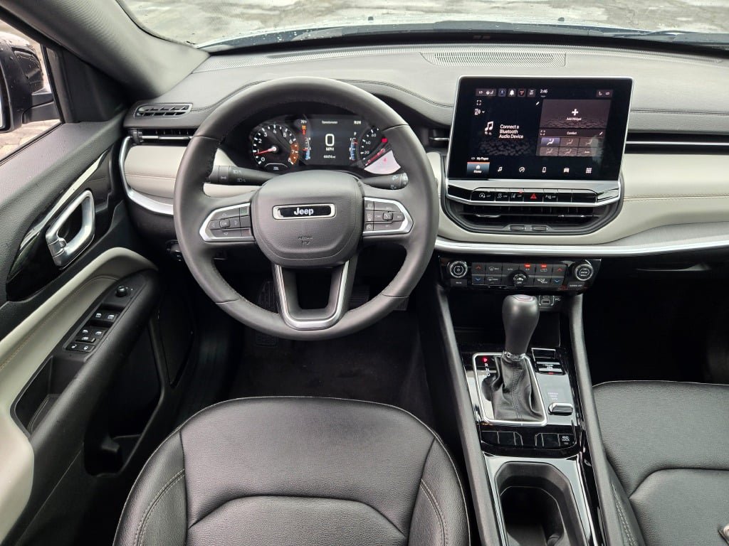 Used 2025 Jeep Compass Limited AWD/4WD image 19