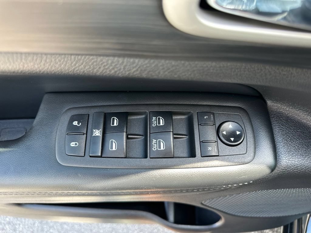 Used 2021 Jeep Grand Cherokee Laredo X RWD image 25