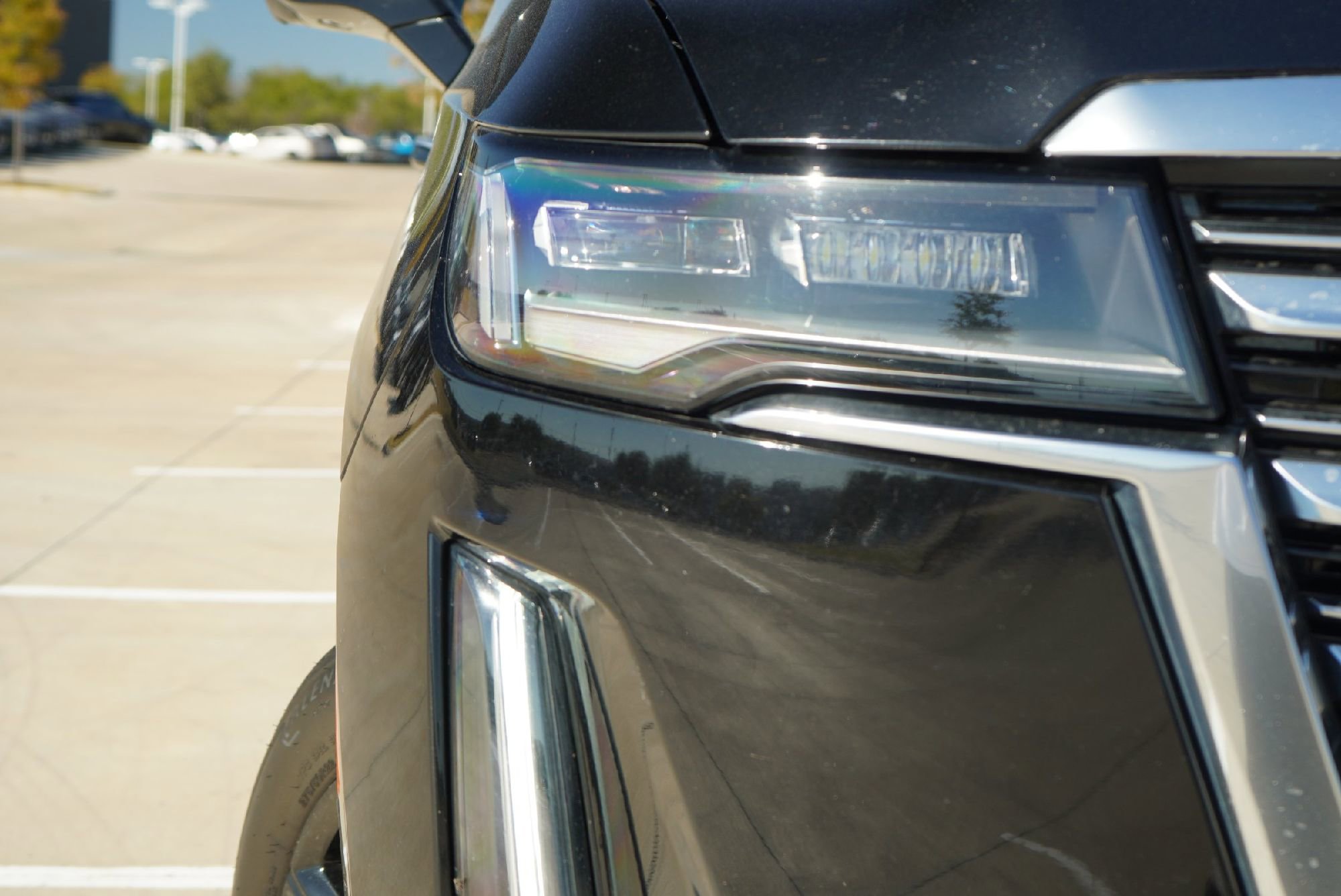 Used 2023 Cadillac Escalade Premium Luxury Platinum image 2