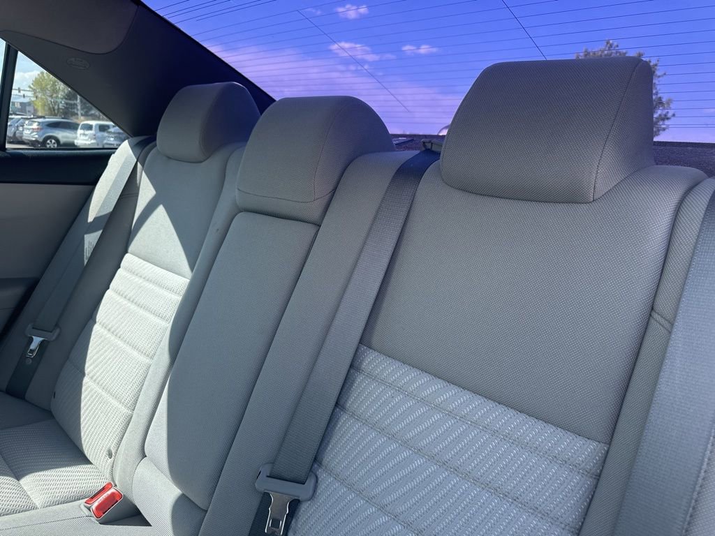 Used 2017 Toyota Camry SE FWD image 18
