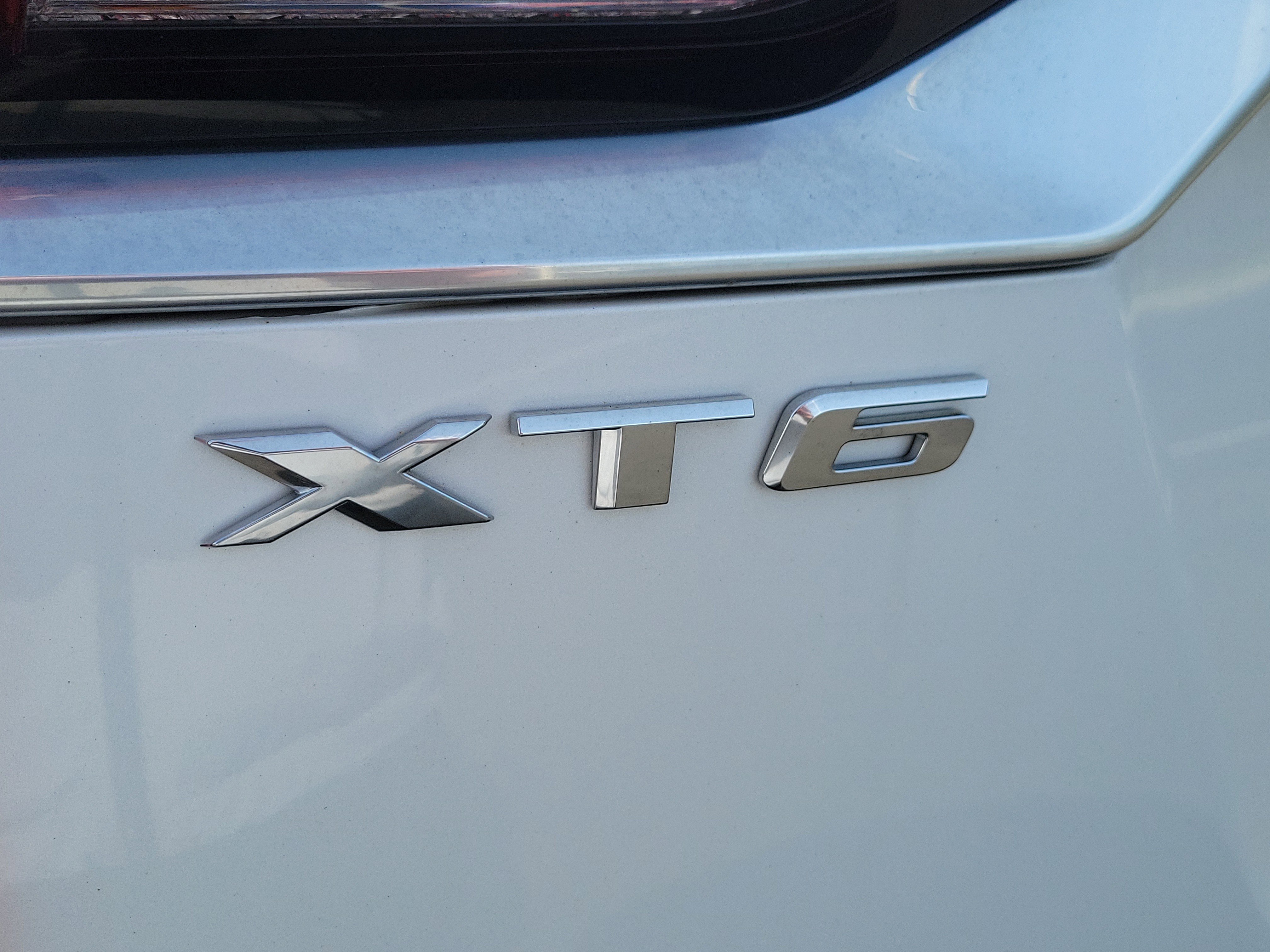 Used 2023 Cadillac XT6 Premium Luxury w/ Technology Package image 8