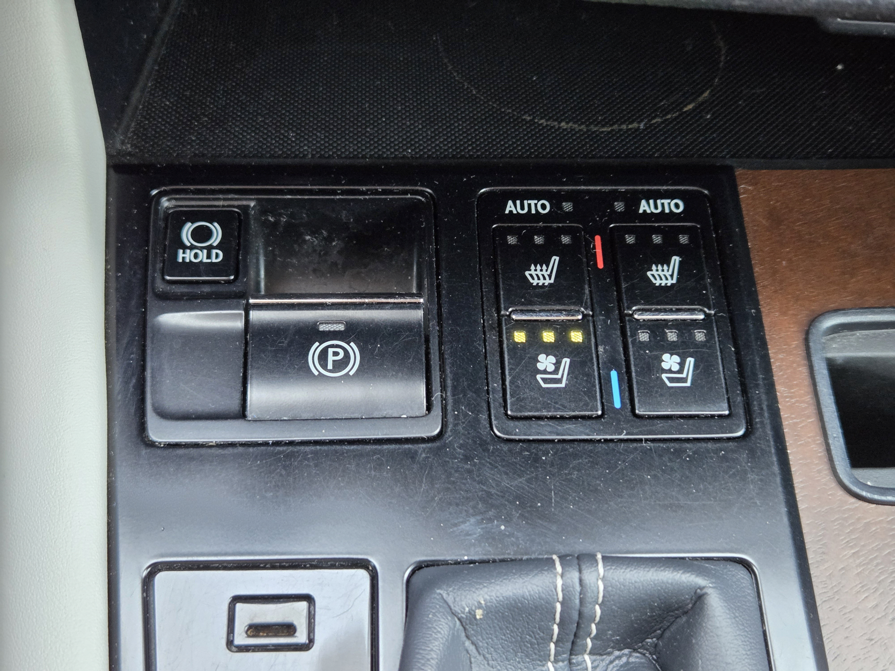 Used 2020 Lexus RX 350L FWD w/ Premium Package image 16
