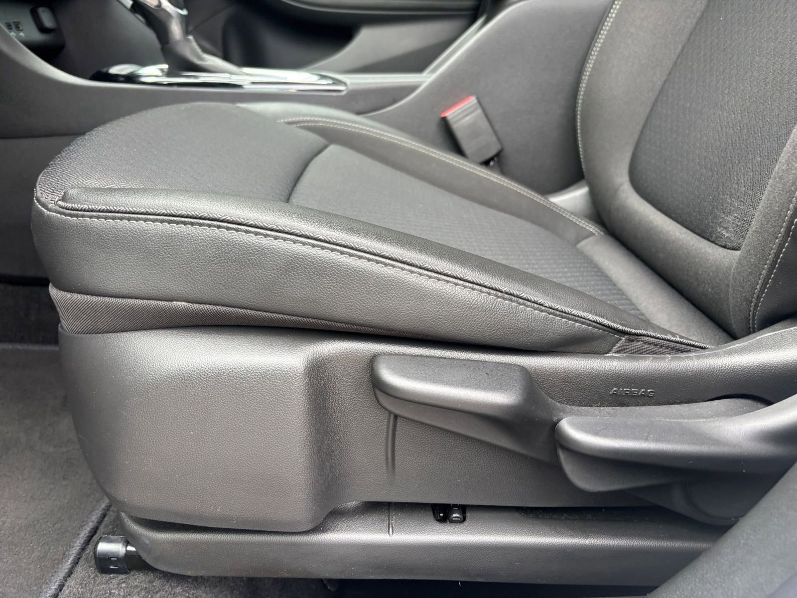 Used 2025 Buick Encore GX Preferred FWD image 22