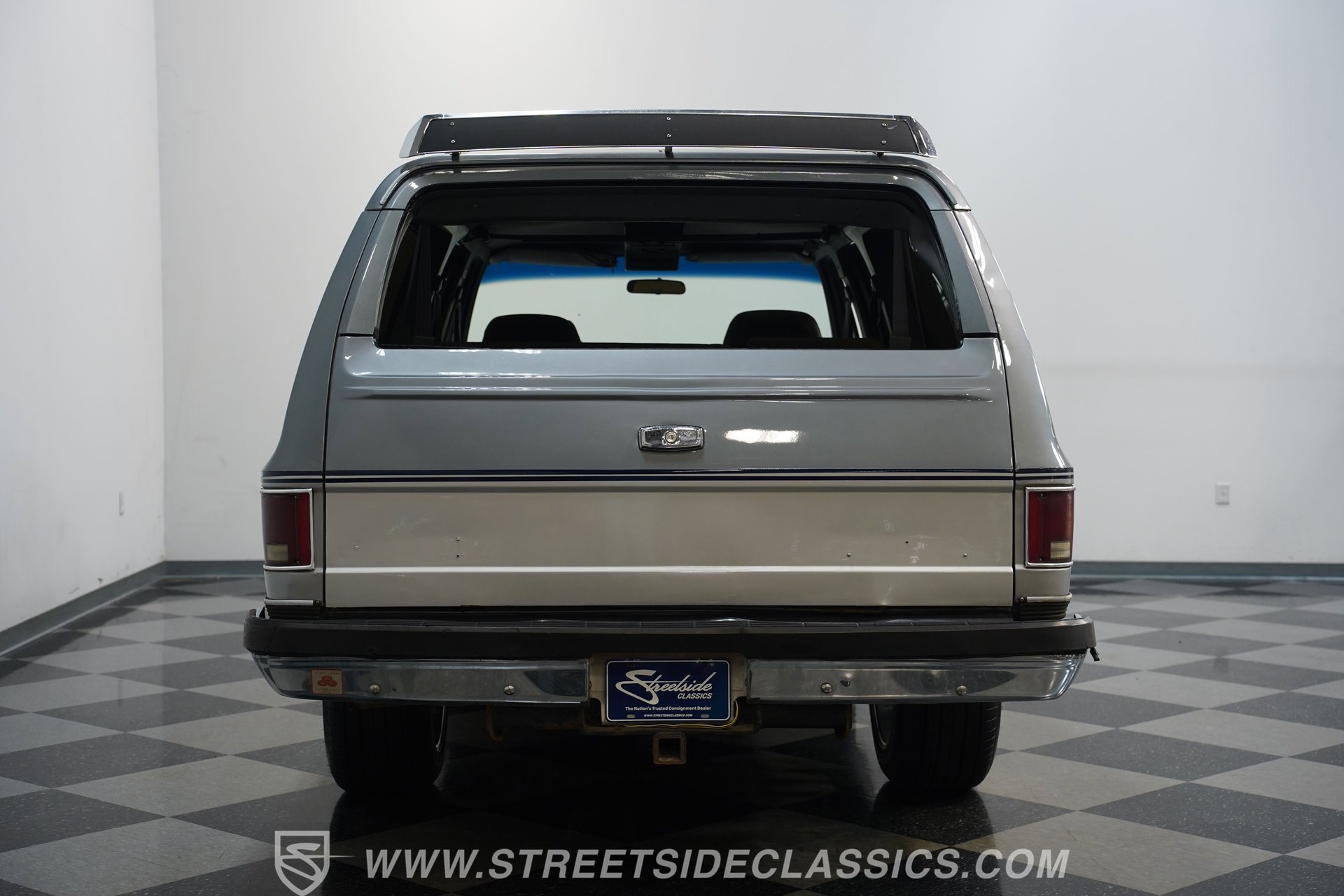 Used 1990 Chevrolet Suburban 2WD image 25