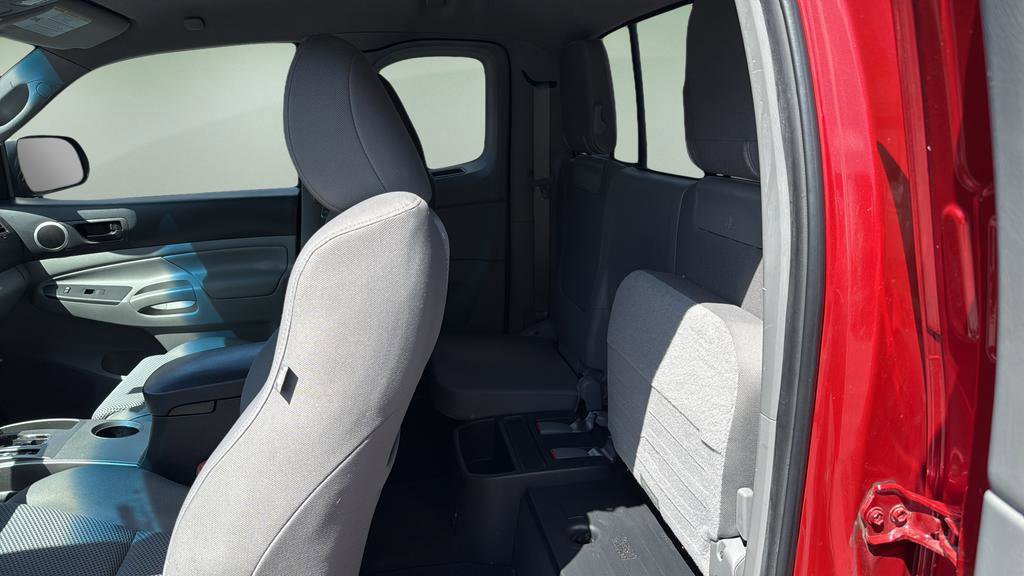 Used 2012 Toyota Tacoma 4x4 Access Cab V6 w/ TRD Sport Pkg image 13