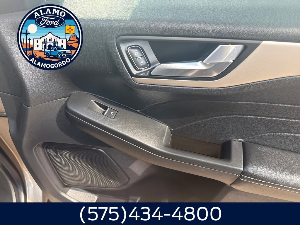 Used 2021 Ford Escape SE w/ Convenience Package image 17