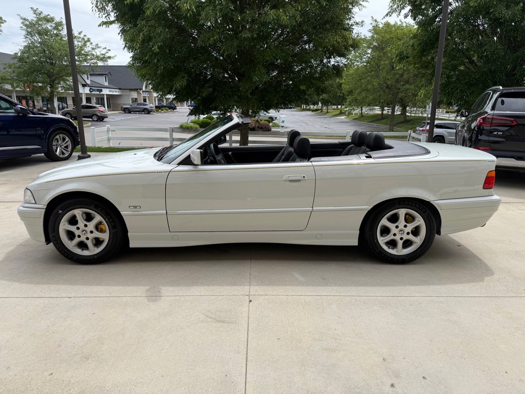 Used 1998 BMW 323i Convertible RWD image 6