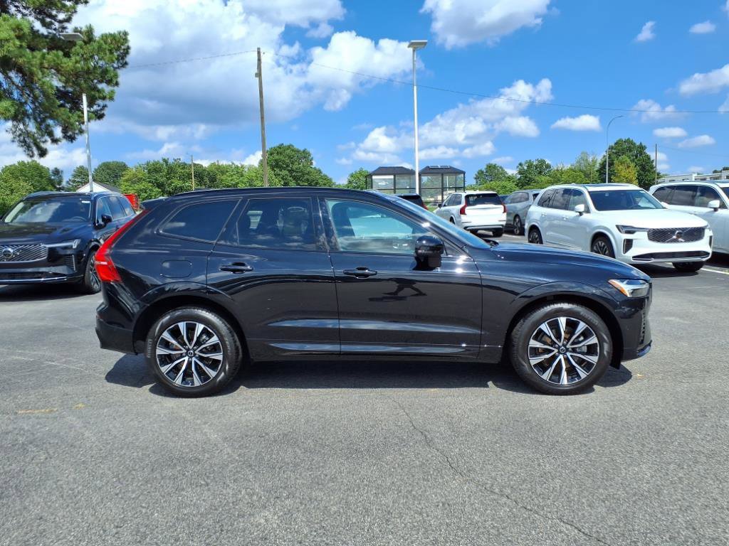 Used 2024 Volvo XC60 B5 Plus image 2