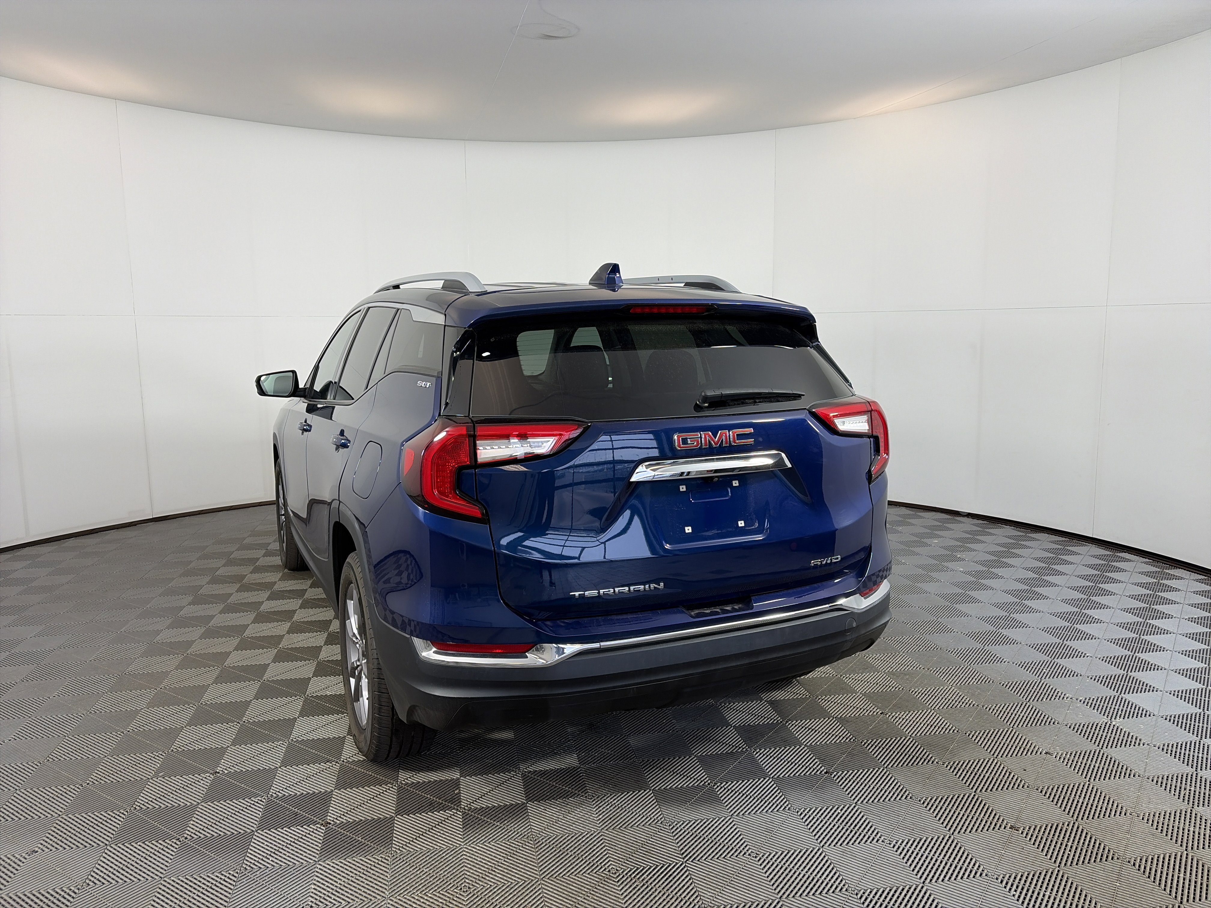 Certified 2023 GMC Terrain SLT image 8