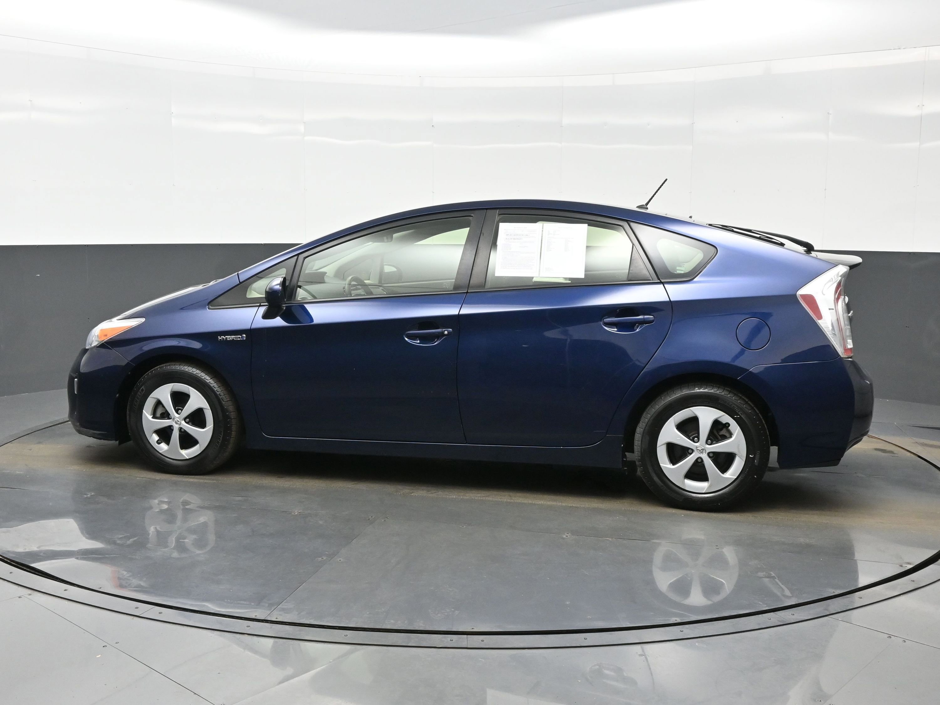 Used 2015 Toyota Prius Two FWD image 3