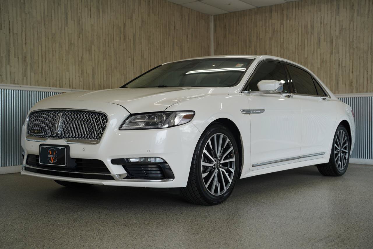 Used 2018 Lincoln Continental Select w/ Continental Climate Package FWD image 4