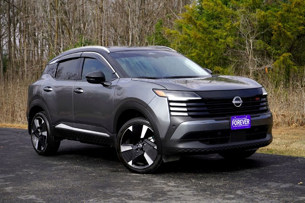 Used 2025 Nissan Kicks SR image 1