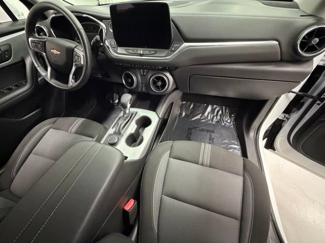 Certified 2025 Chevrolet Blazer LT AWD/4WD image 24