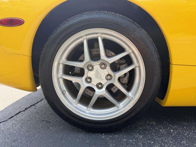 Used 2003 Chevrolet Corvette Convertible w/ Preferred Equipment Group1 RWD image 24