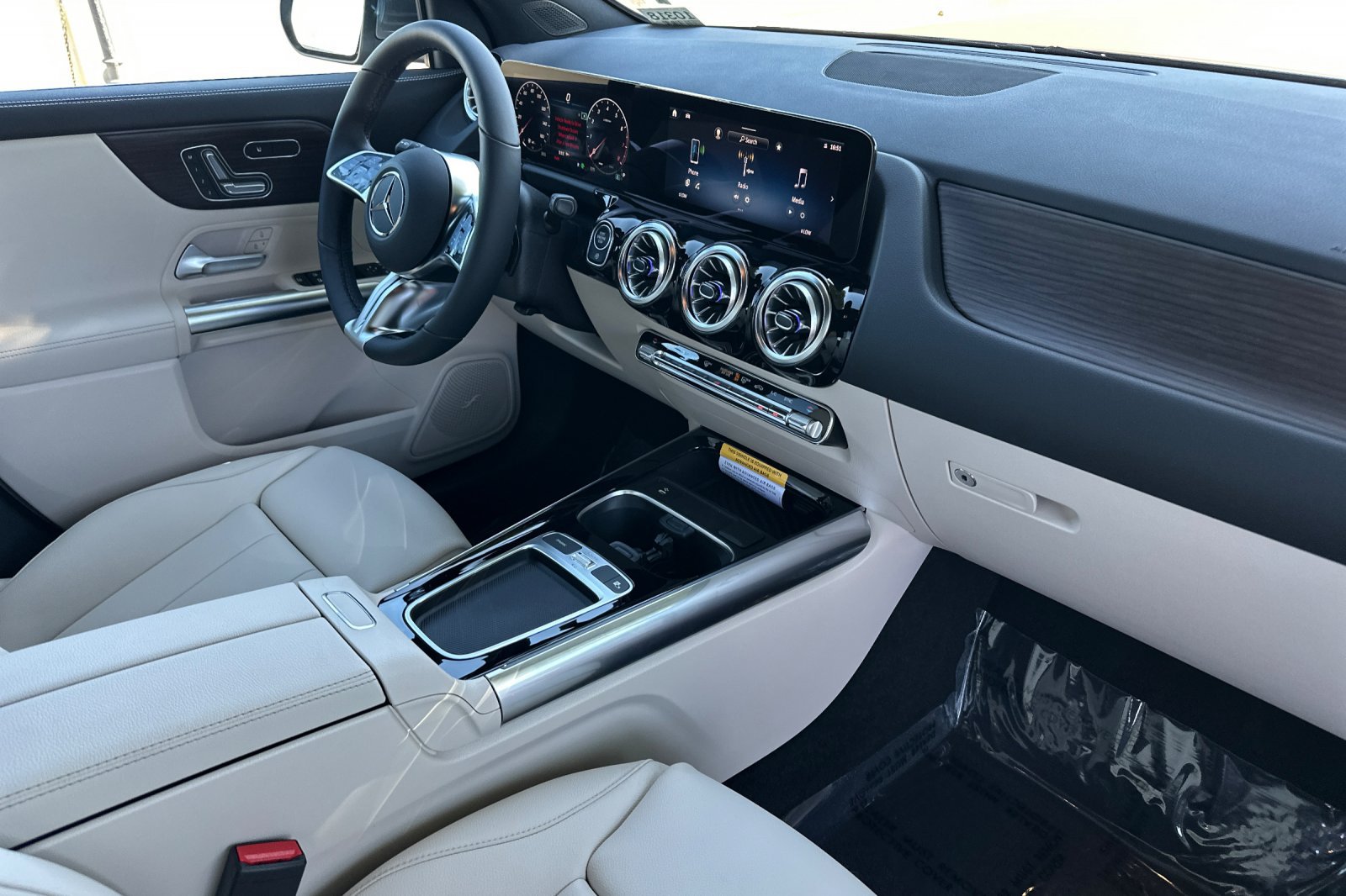 New 2026 Mercedes-Benz GLA 250 4MATIC image 16