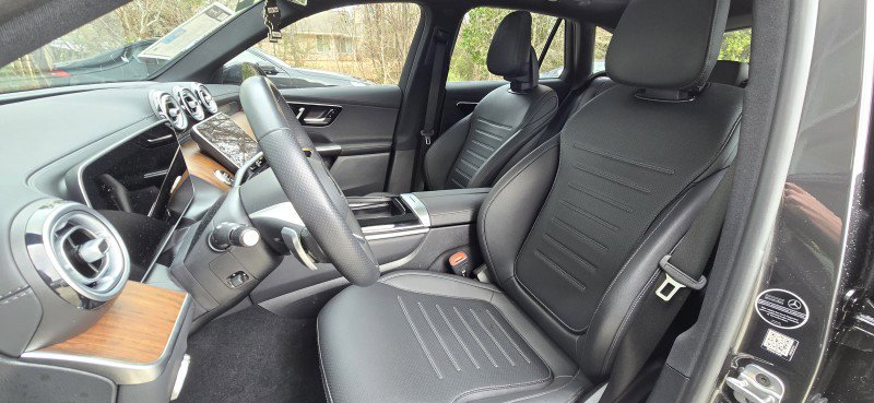 Used 2025 Mercedes-Benz GLC 300 4MATIC image 14