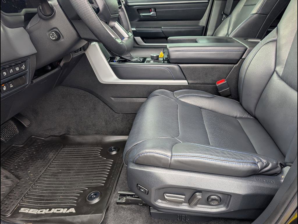 Used 2024 Toyota Sequoia Platinum image 9