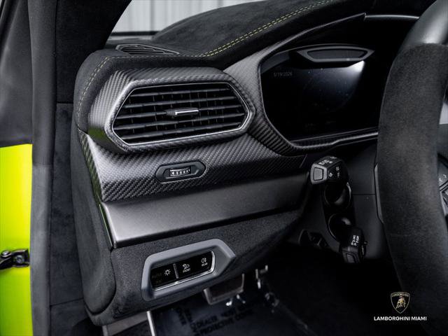 Used 2023 Lamborghini Urus Performante AWD/4WD image 32