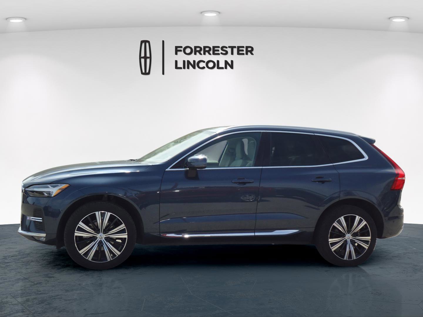 Used 2022 Volvo XC60 B5 Inscription w/ Advanced Package image 6