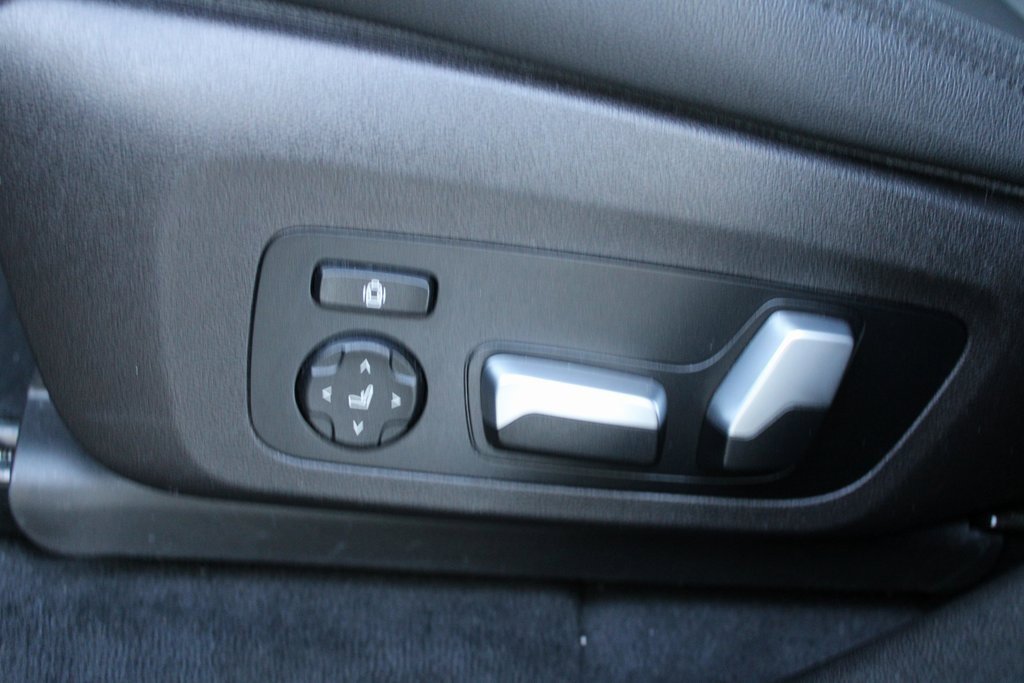 Used 2020 BMW X4 M40i w/ Driving Assistance Package image 9