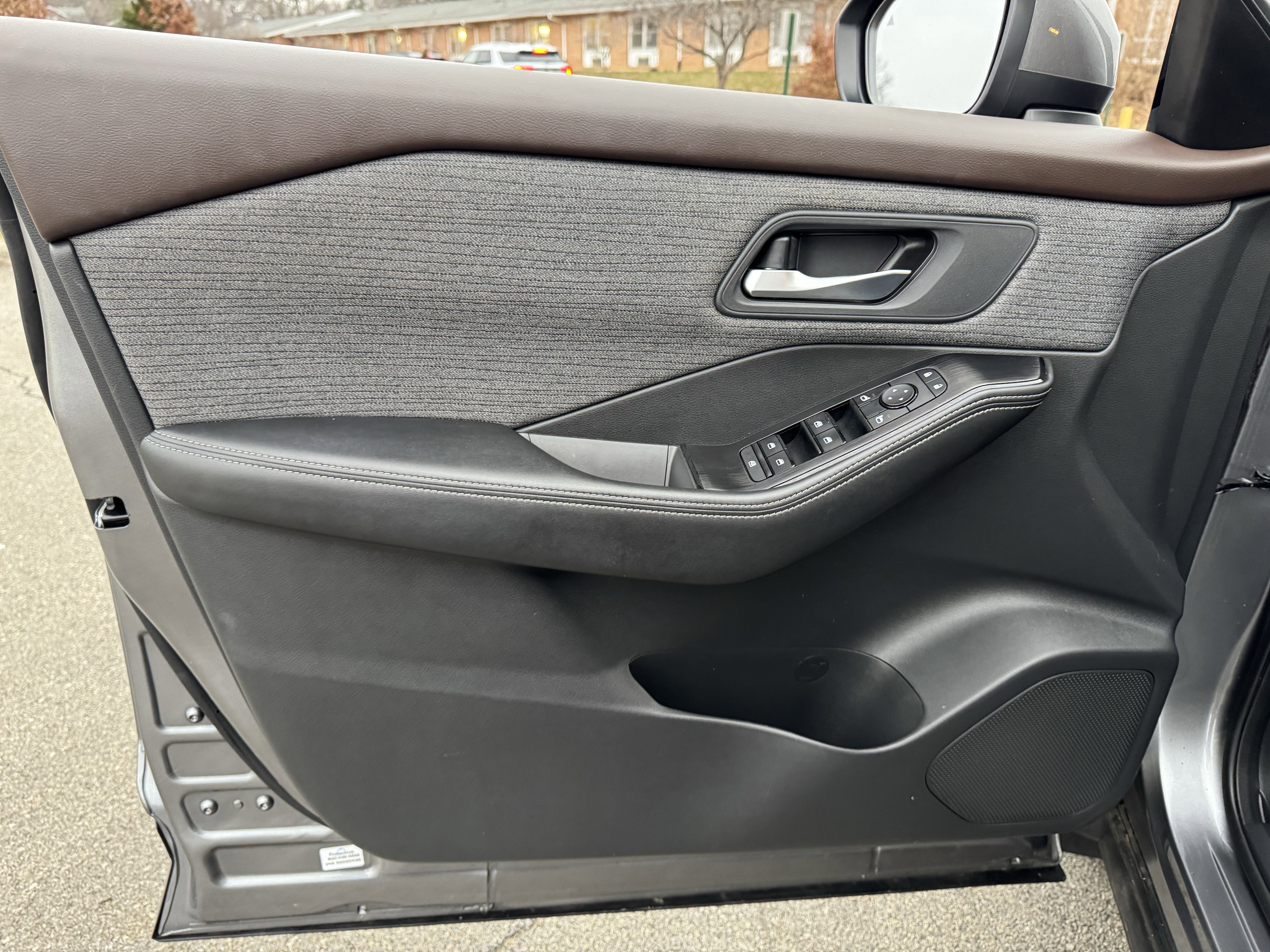 Certified 2021 Nissan Rogue SV image 23