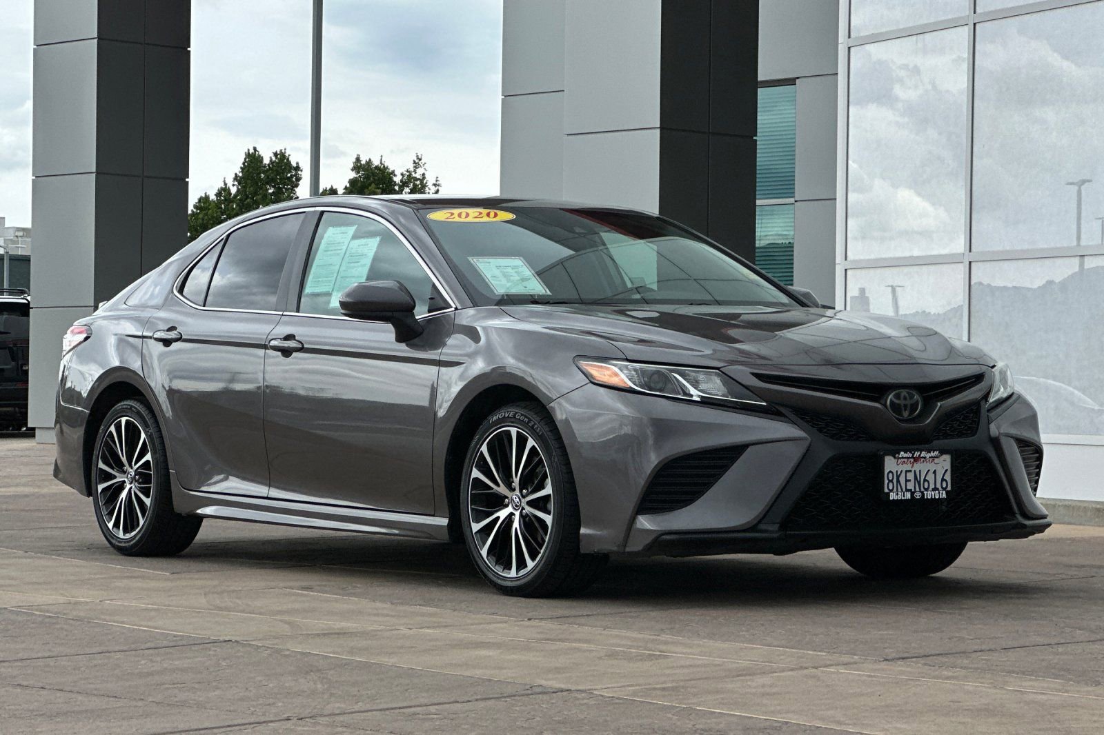 Certified 2020 Toyota Camry SE w/ Carpet Mat Package FWD image 2