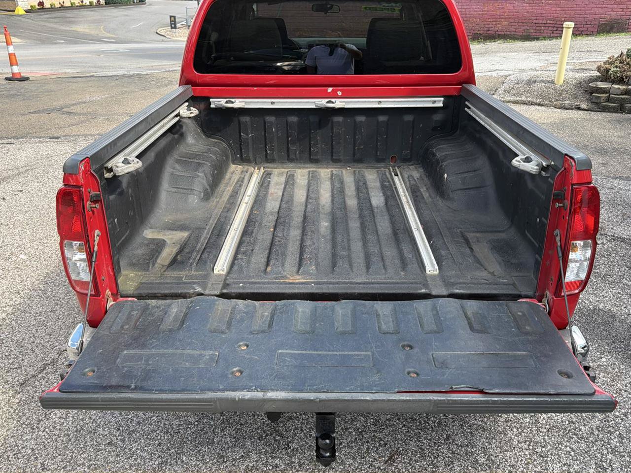 Used 2005 Nissan Frontier SE w/ (P01) Power Pkg AWD/4WD image 6
