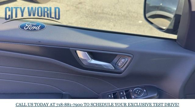 Used 2022 Ford Escape SEL w/ SEL Stealth AWD Package image 7