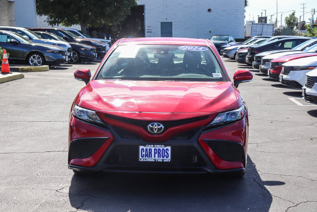 Used 2024 Toyota Camry SE w/ Convenience Package FWD image 3