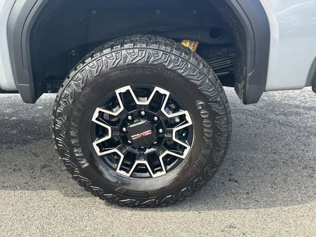 Used 2025 GMC Sierra 2500 AT4X image 20