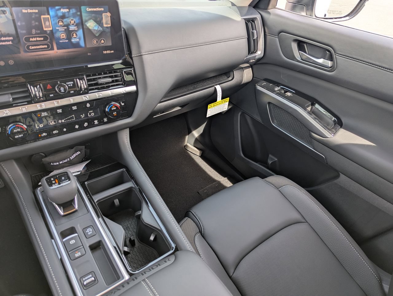 New 2026 Nissan Pathfinder SL w/ SL Premium Package (P04) FWD image 25