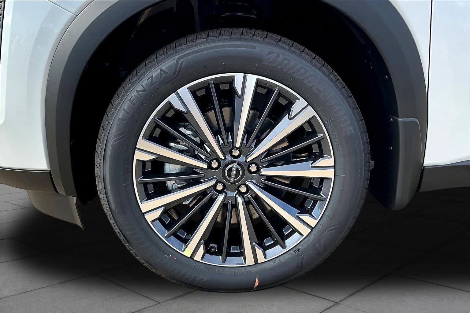 New 2026 Nissan Pathfinder Platinum AWD/4WD image 9