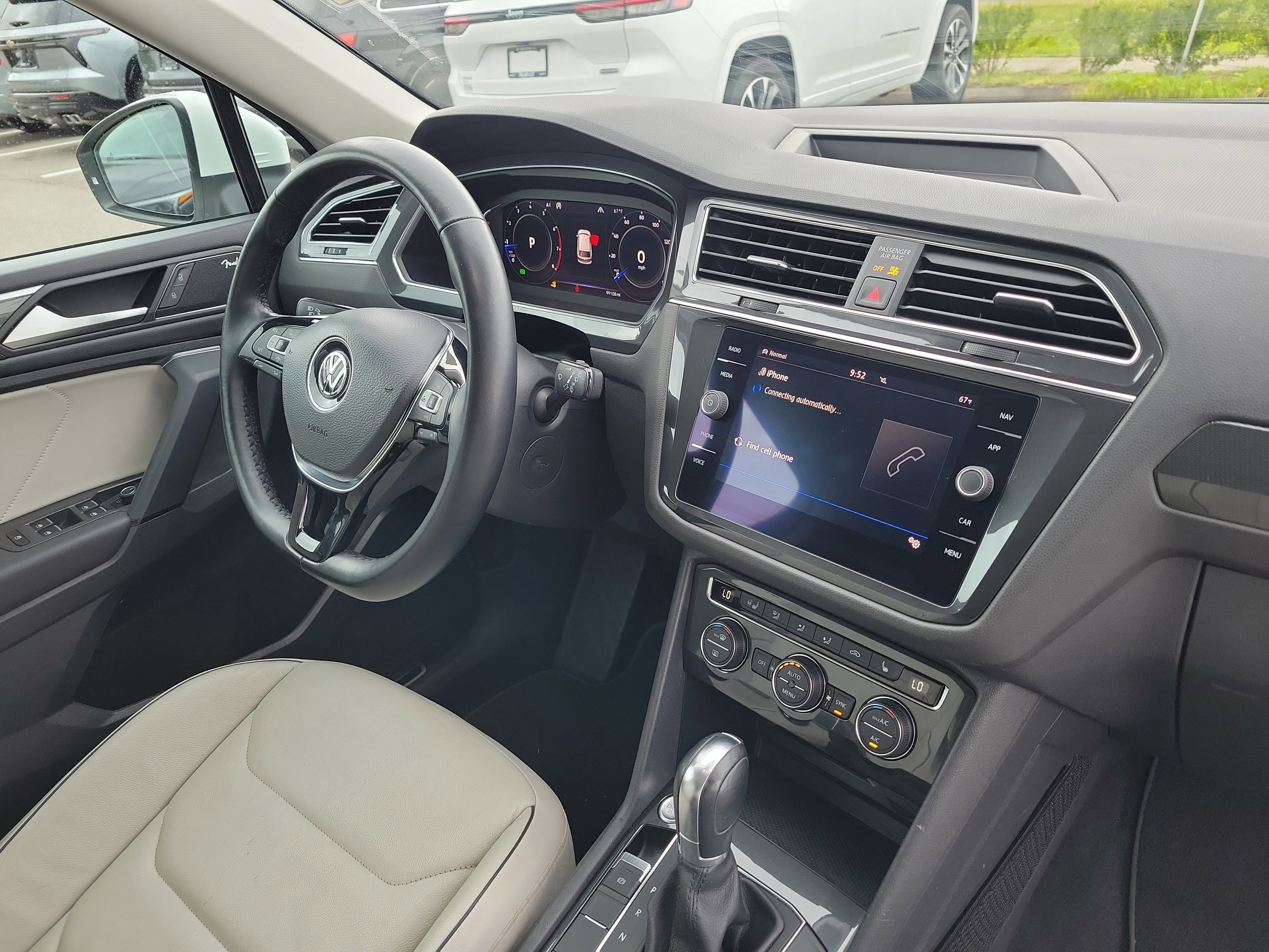 Used 2019 Volkswagen Tiguan SEL Premium image 8