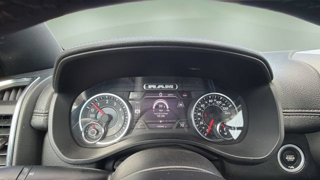 Used 2025 RAM 1500 Laramie AWD/4WD image 15
