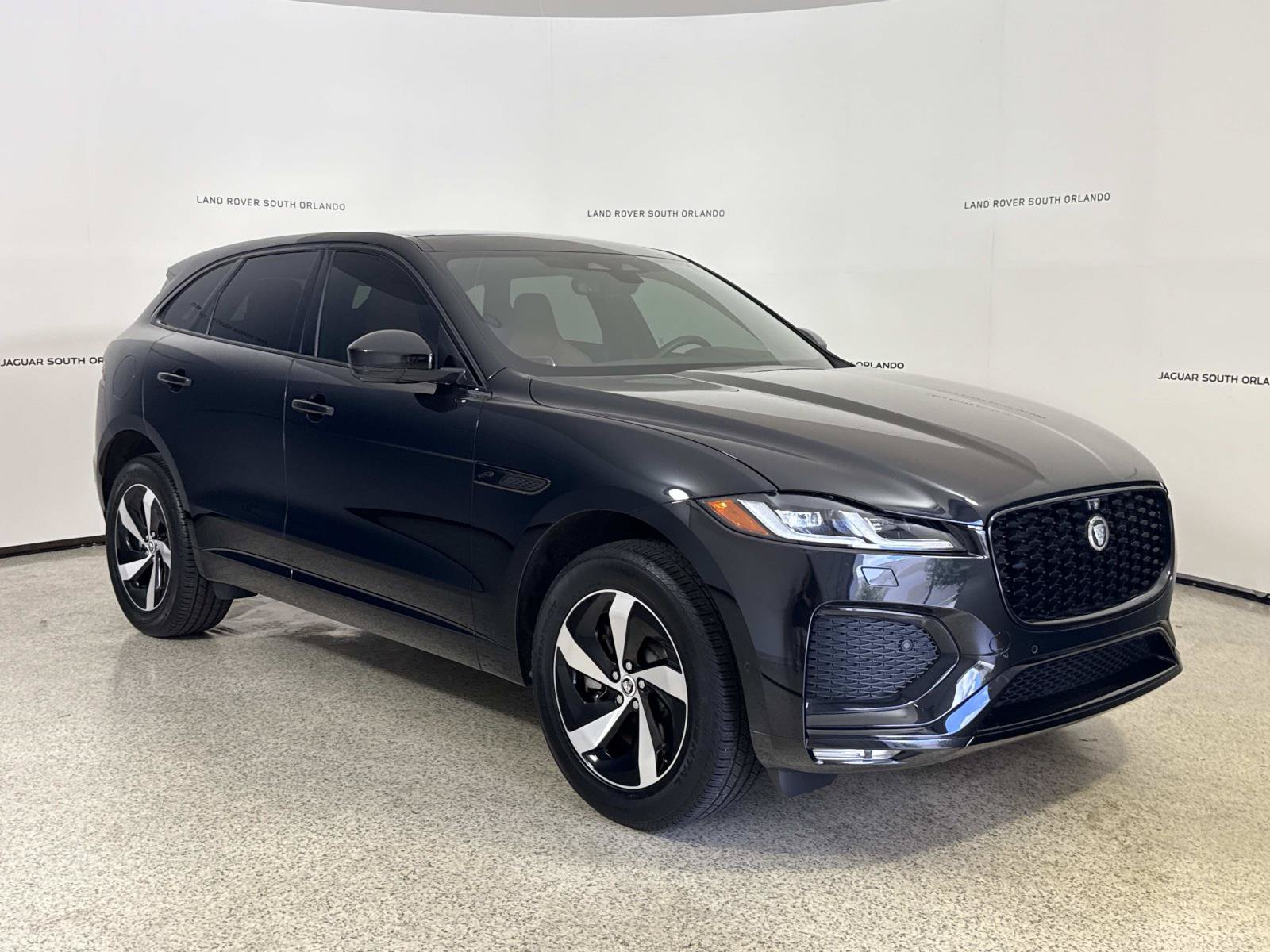 Certified 2026 Jaguar F-PACE R-Dynamic S AWD/4WD image 7