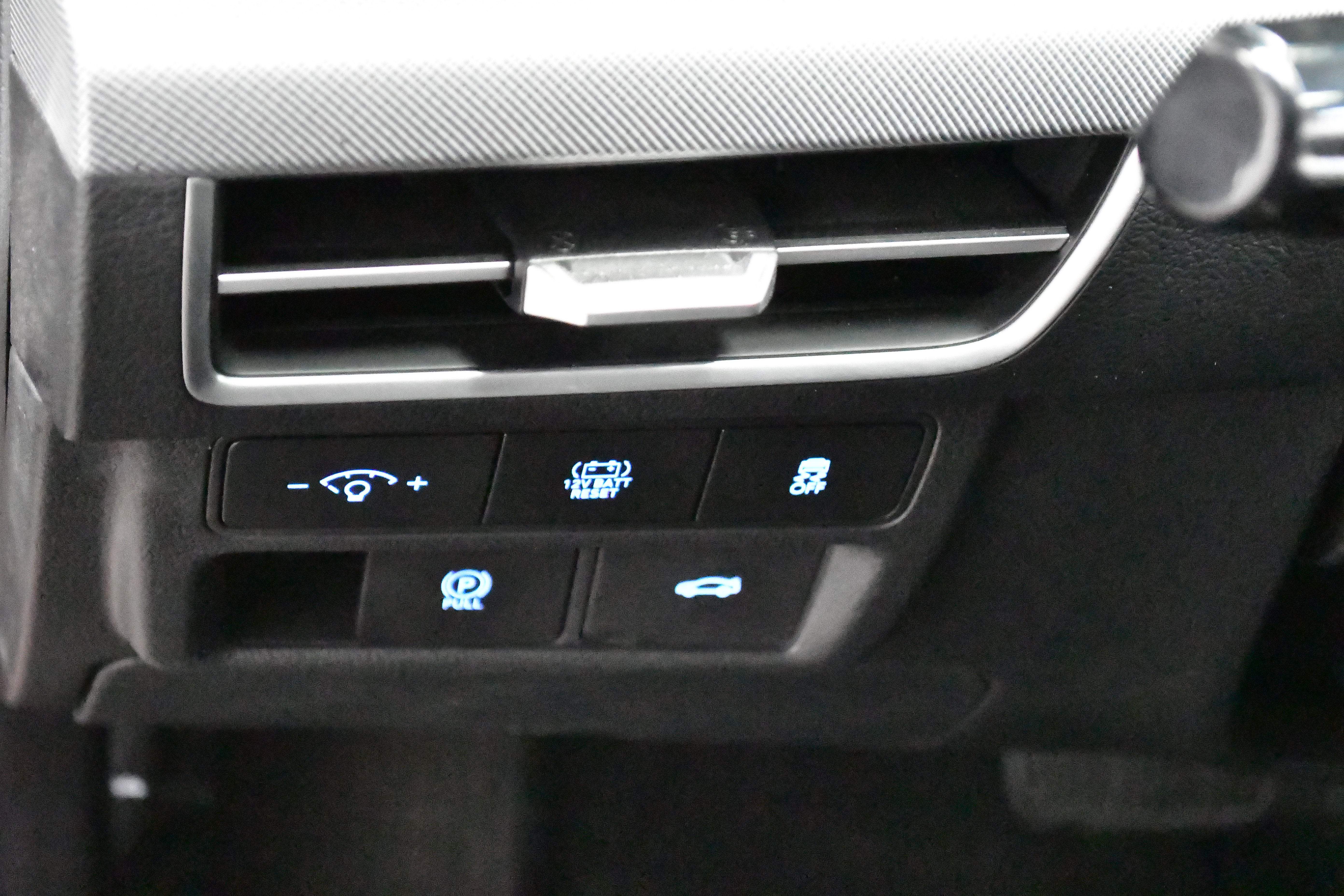Used 2025 Hyundai Sonata SEL FWD image 13