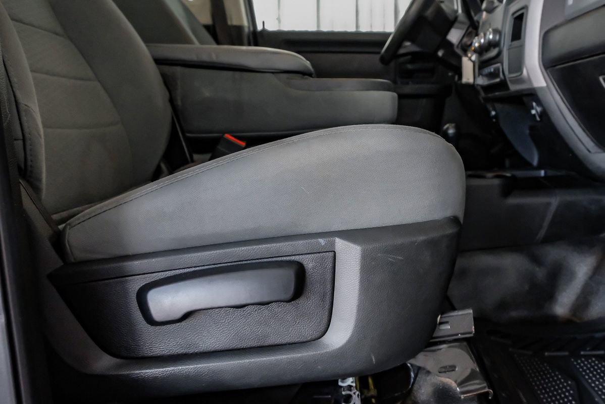 Used 2018 RAM 2500 Tradesman w/ Chrome Appearance Group image 33