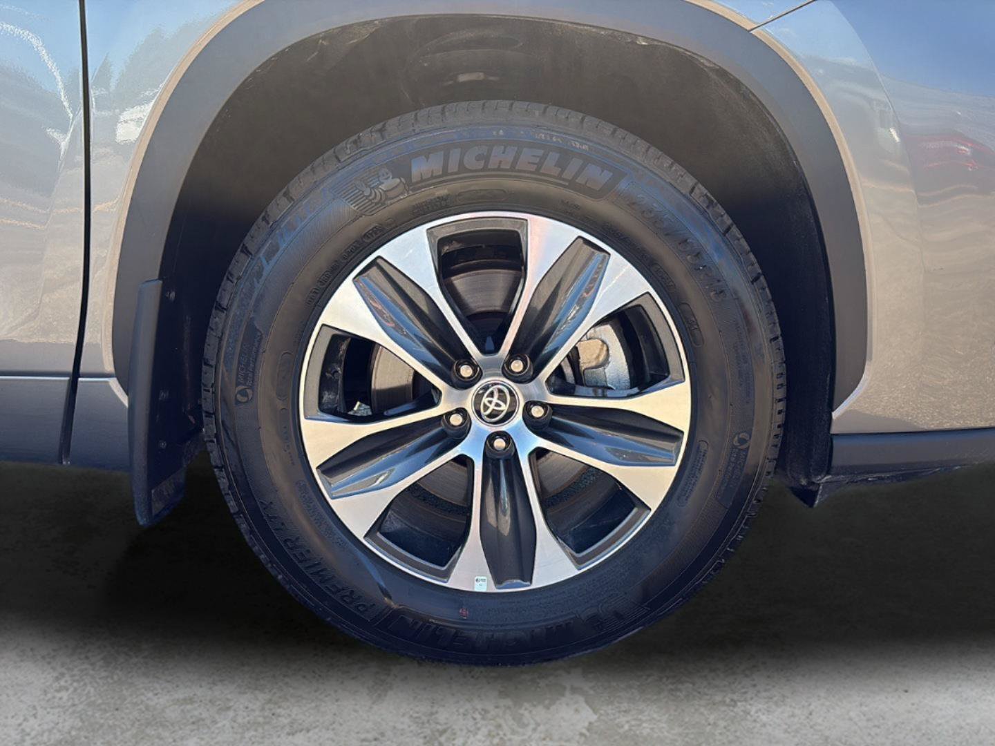 Used 2026 Toyota Highlander XLE AWD/4WD image 24