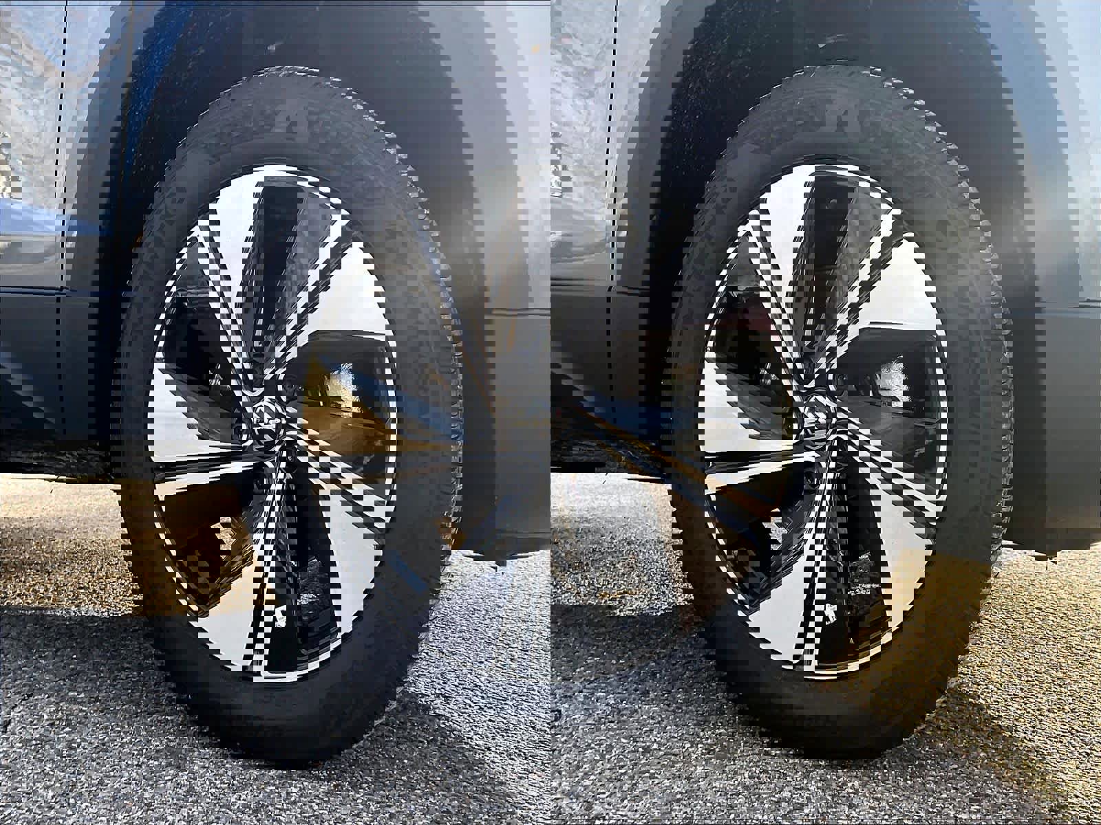 New 2026 Volkswagen Taos SE image 8