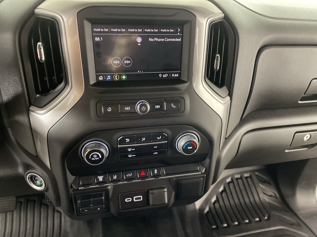 Used 2025 Chevrolet Silverado 3500 W/T image 15