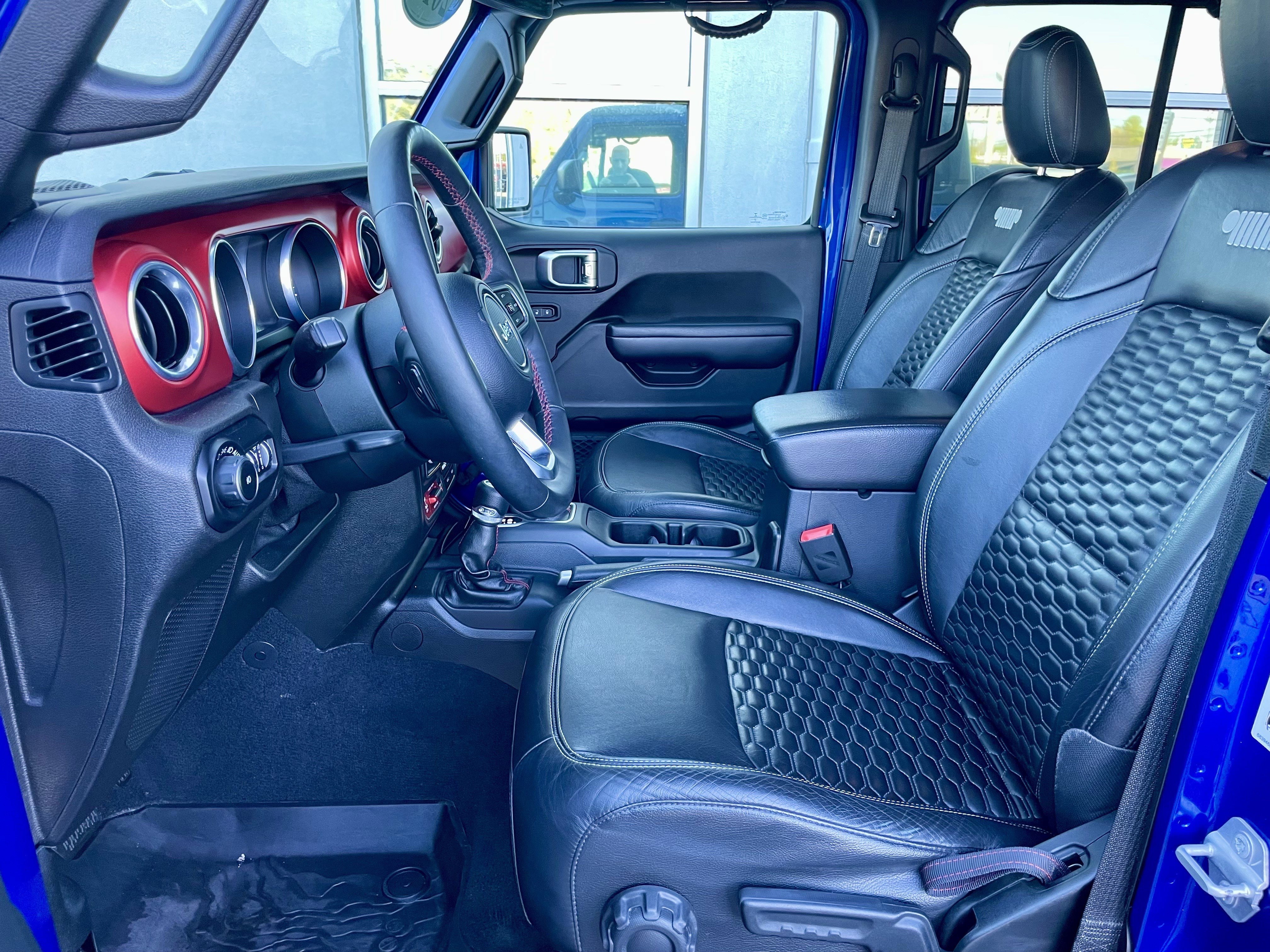 Used 2018 Jeep Wrangler Unlimited Rubicon w/ Dual Top Group AWD/4WD image 14