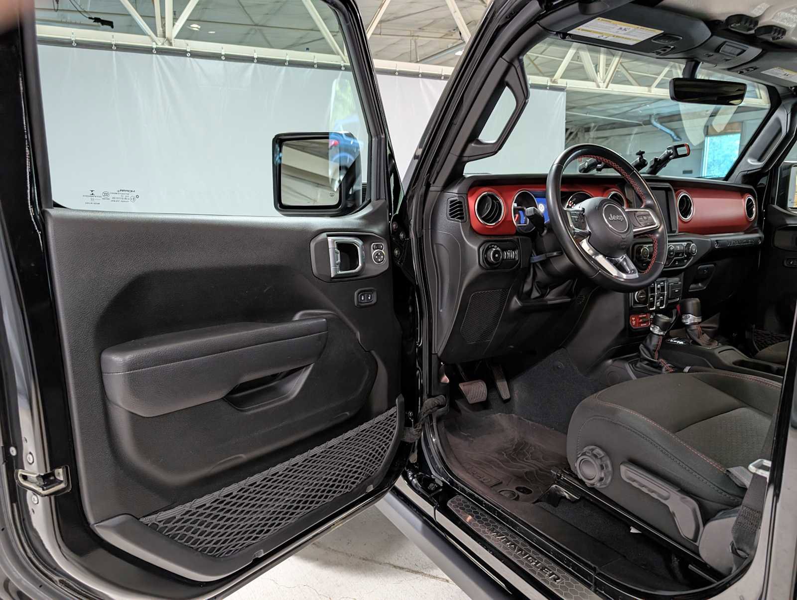 Used 2022 Jeep Wrangler Unlimited Rubicon AWD/4WD image 21