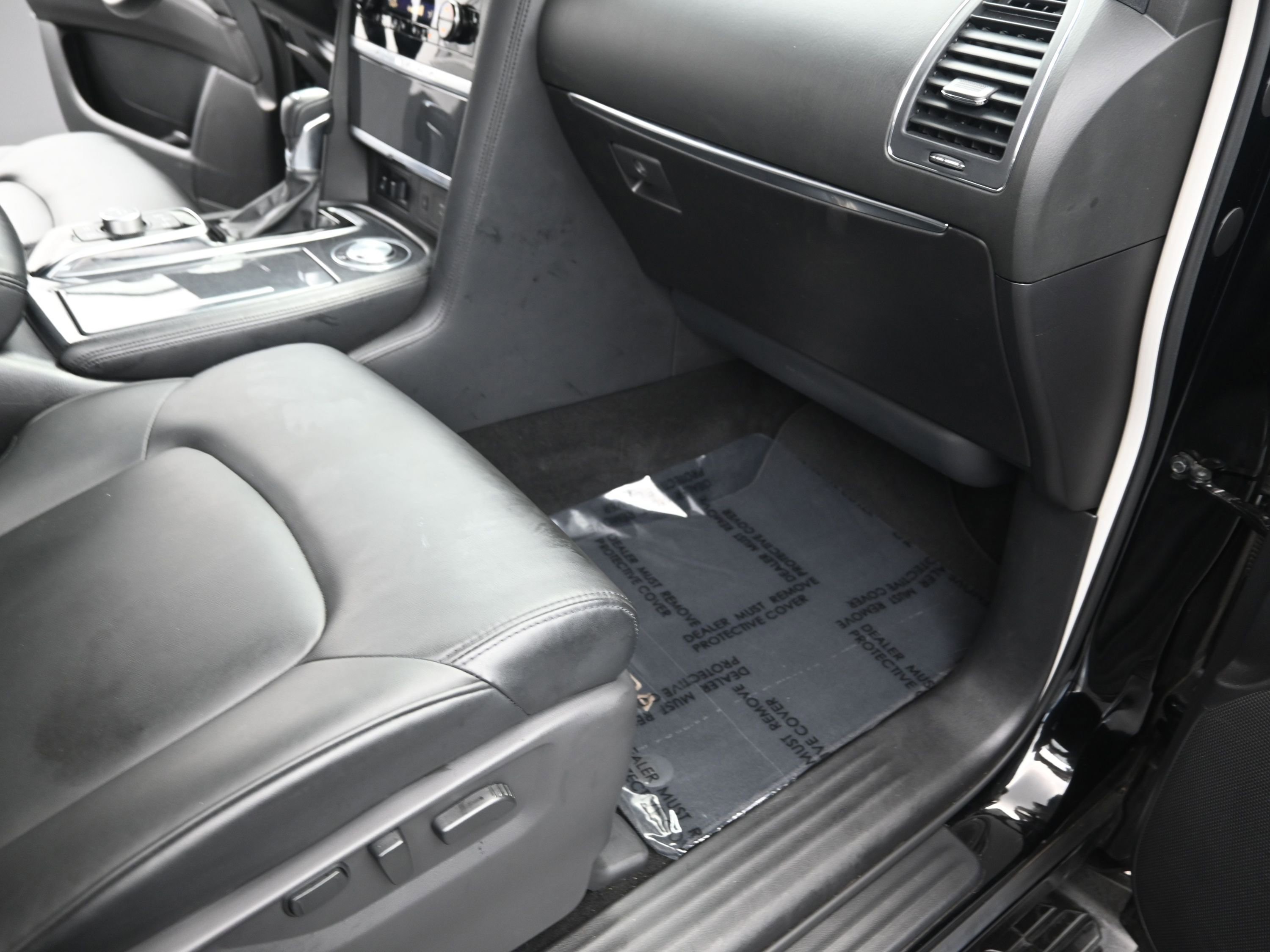 Used 2024 Nissan Armada SV image 19