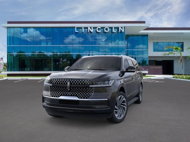 New 2026 Lincoln Navigator L Premier AWD/4WD image 2