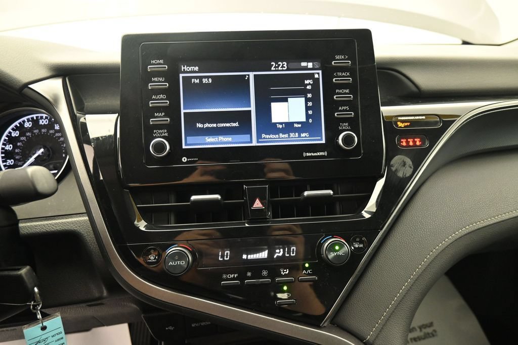 Used 2024 Toyota Camry SE FWD image 19
