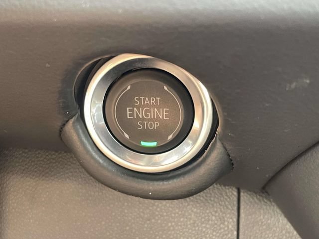 Used 2025 Chevrolet Suburban LT RWD image 21