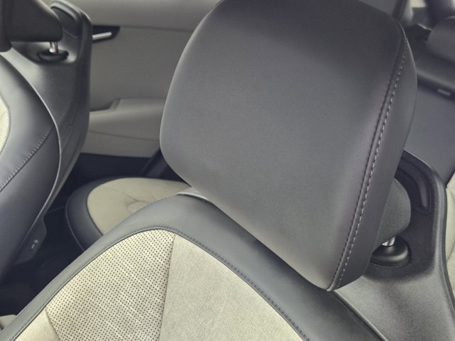 Certified 2023 Kia Niro Wave FWD image 14