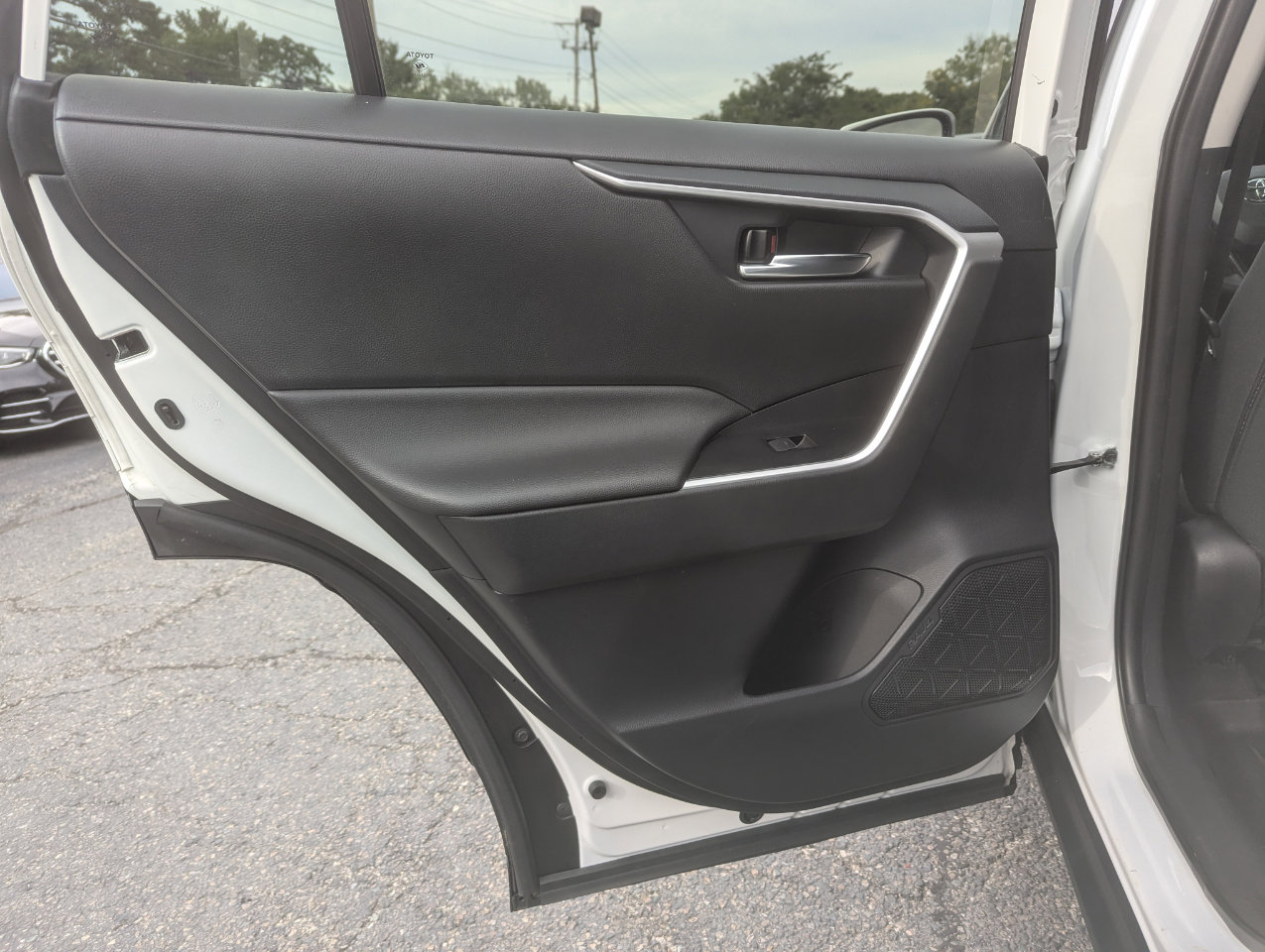 Used 2024 Toyota RAV4 XLE AWD/4WD image 35